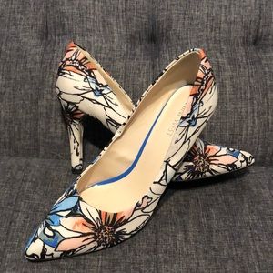 Nine West Flower Print Pumps